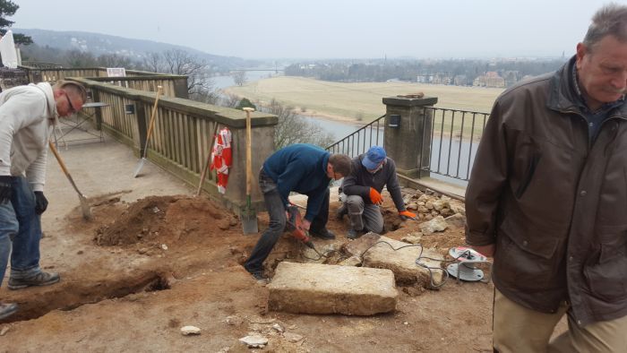 26. Maerz Wasserleitung Lingnerterrasse