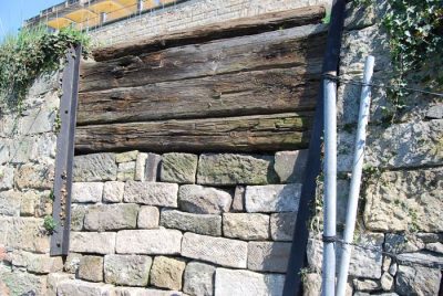 Mauer provisorisch fertig gestellt